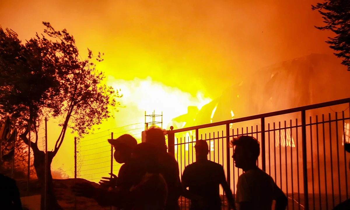 Έκτακτο: Ξέσπασε φωτιά στην Κηφισιά!