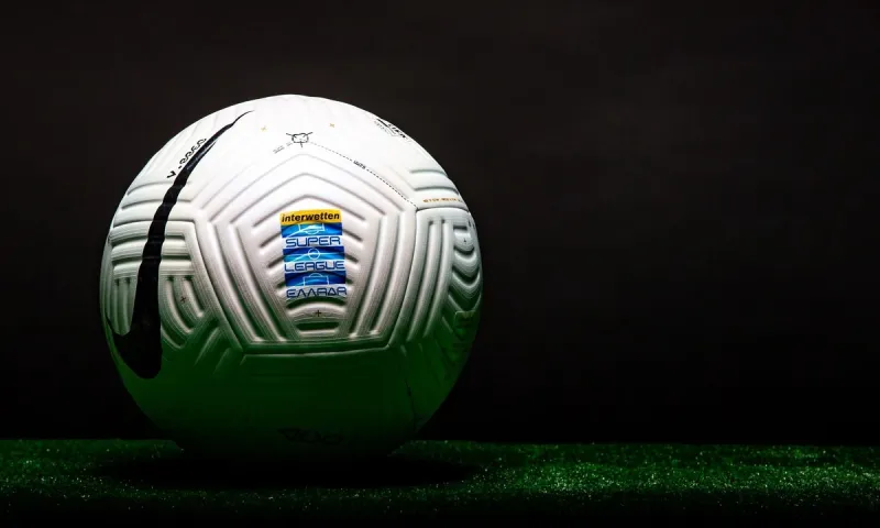 Στη σέντρα Super League, Premier League και La Liga