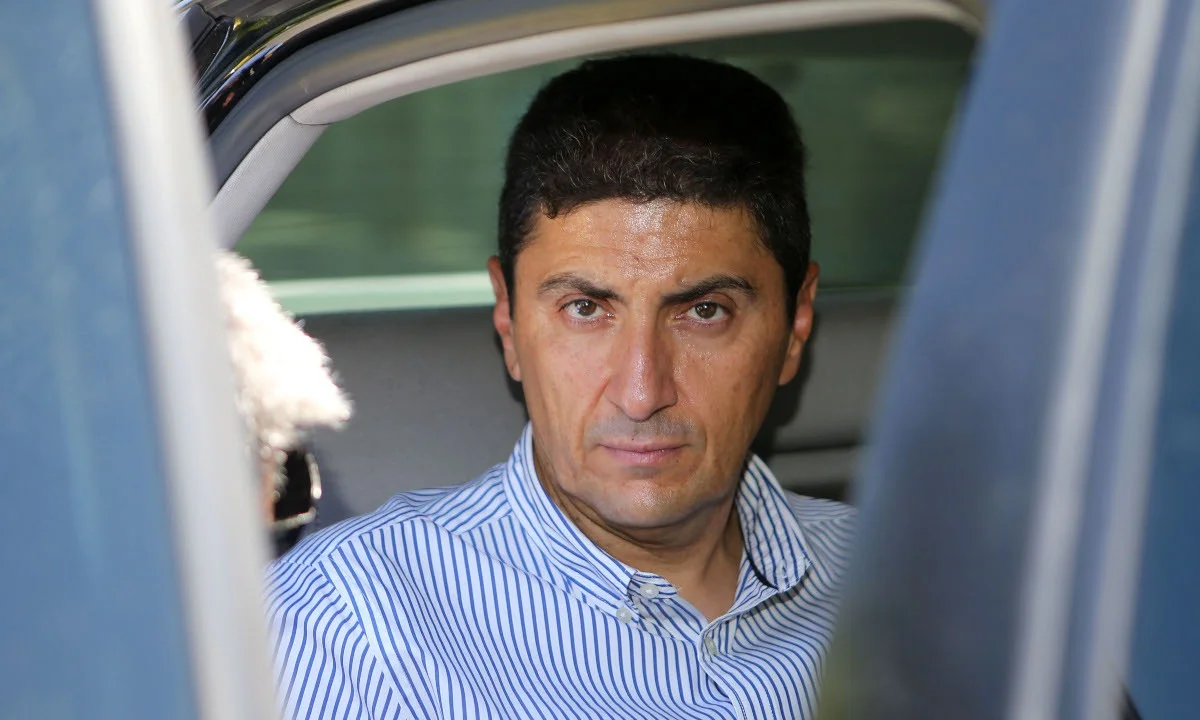 Football League: 22 ομάδες απειλούν τον Αυγενάκη πως δεν κατεβαίνουν!