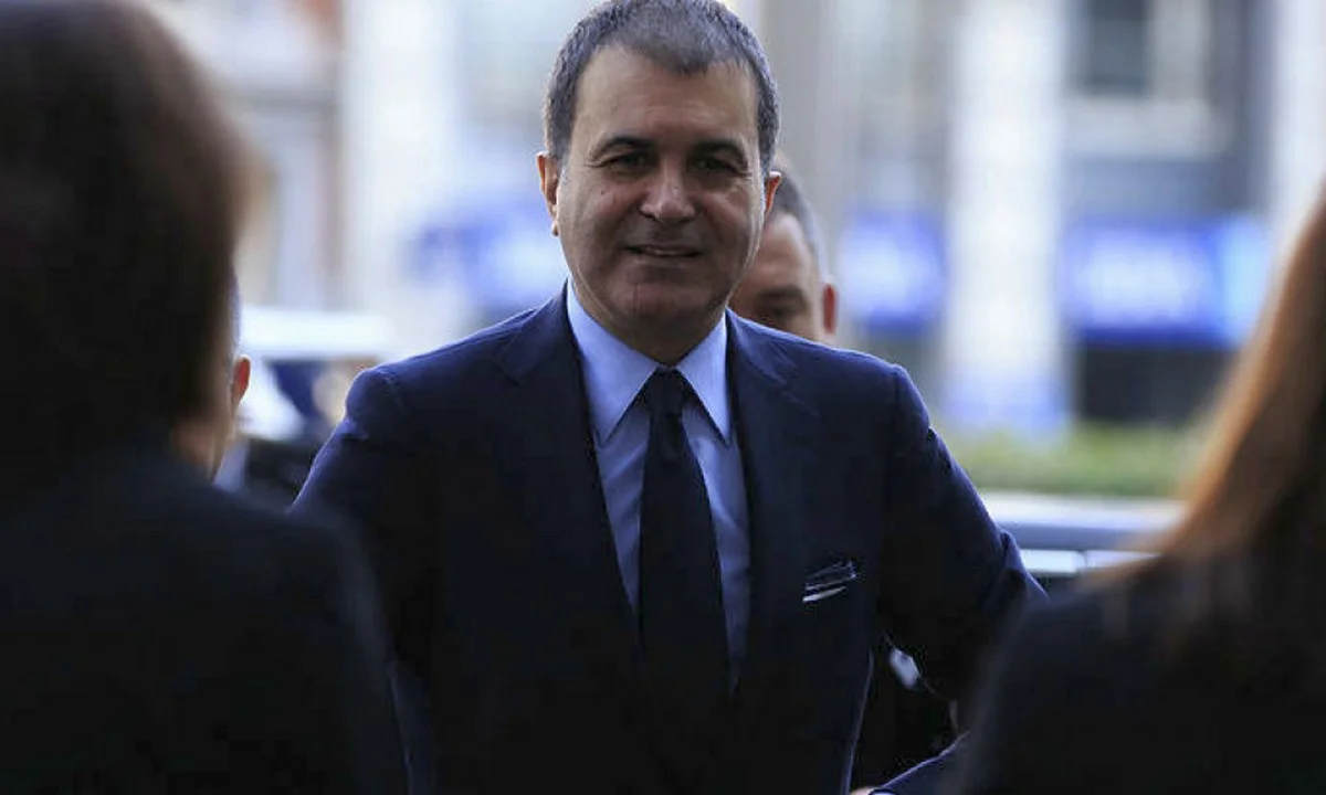 Άγκυρα κατά Μακρόν - Γίνει λόγος για αποικιοκρατικό νου!