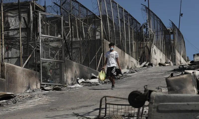 Μόρια: Συνεχίζονται οι αντιδράσεις -  Τέλος το ΚΥΤ λένε κάτοικοι και μετανάστες