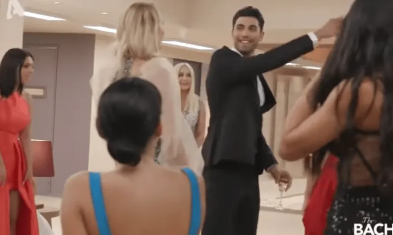 The Bachelor: Έντονες αντιδράσεις για το νέο ριάλιτι (pics-vids)