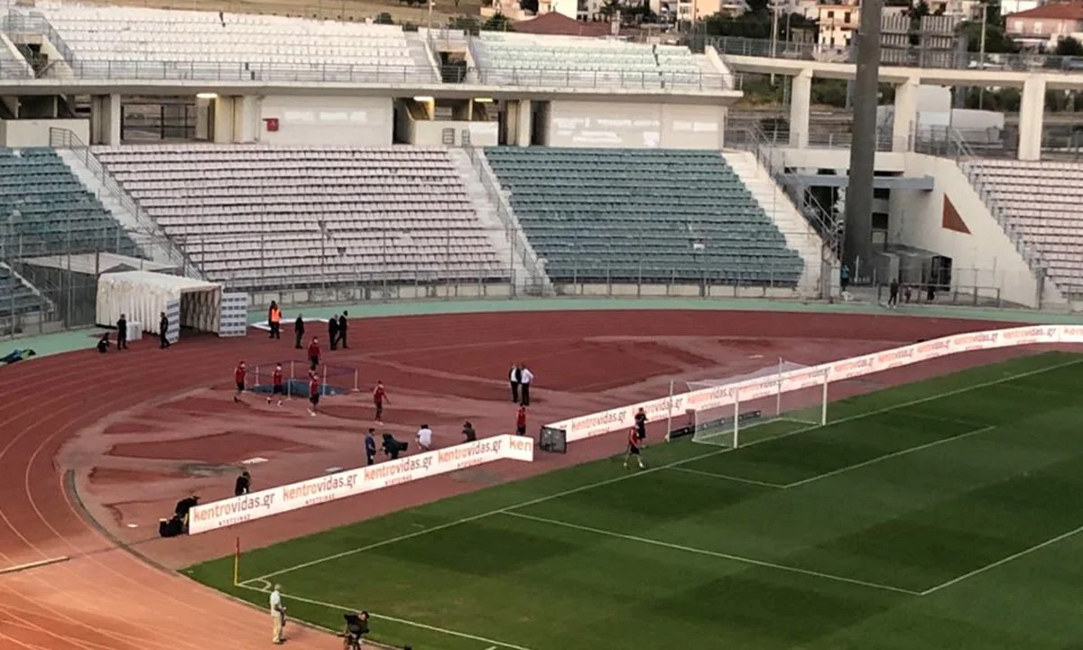 ΑΕΚ - Ολυμπιακός: Η «ερυθρόλευκη» άφιξη (vid)