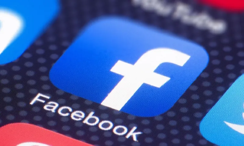 Facebook & Instagram: Έπεσαν για λίγα λεπτά - Χαμός στο διαδίκτυο