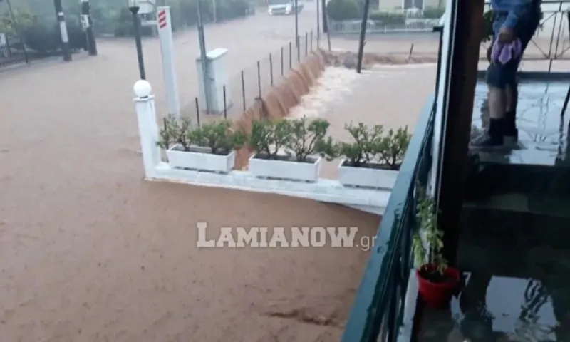 Κακοκαιρία Ιανός: SOS στη Φθιώτιδα με εγκλωβισμένους ανθρώπους στα σπίτια τους! (vids)