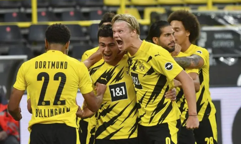 Bundesliga: Τριάρα από Ντόρτμουντ! (vids)
