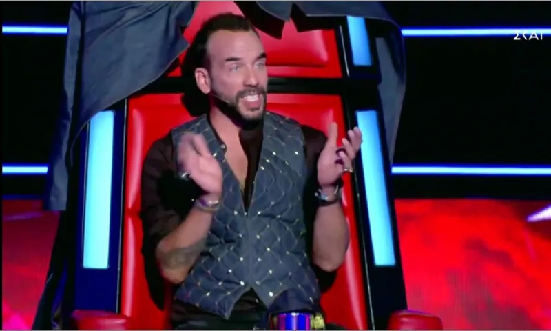 The Voice: Διαγωνιζόμενη προς Μουζουράκη- «Μη με κοιτάς έτσι! Δεν το αντέχω»