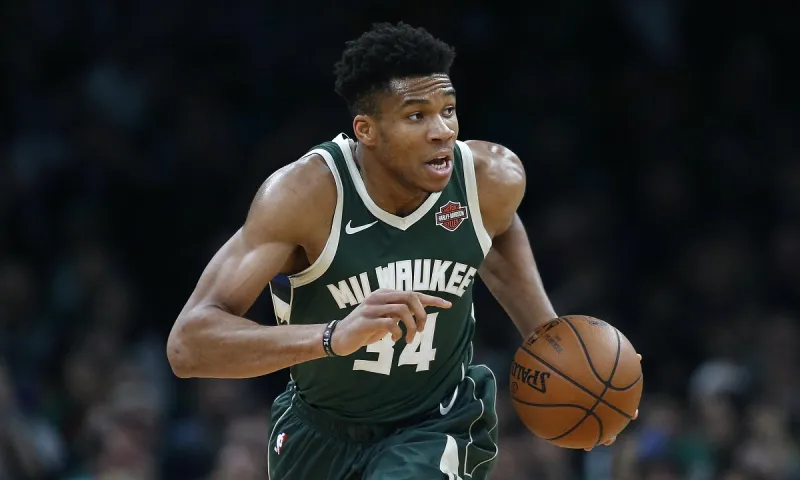Αντετοκούνμπο: Πουλήθηκε σε πόσο ρεκόρ η rookie κάρτα του