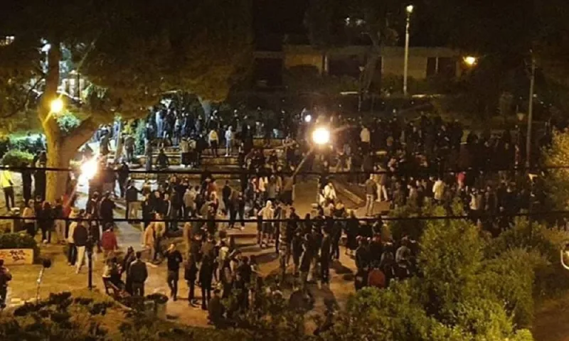 ΕΛ.ΑΣ.: «Λουκέτο» και απαγορευτικές κορδέλες σε πλατείες!