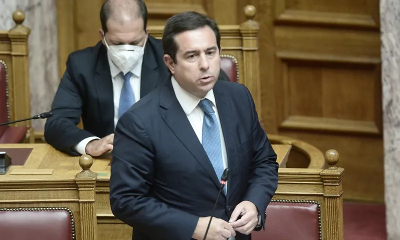 Επίθεση: Στο γραφείο του Υπουργού Νότη Μηταράκη
