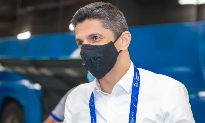 Αλ Χιλάλ - Απίστευτο: Ο Λουτσέσκου κατέβασε ομάδα με... εννέα παίκτες (pic)