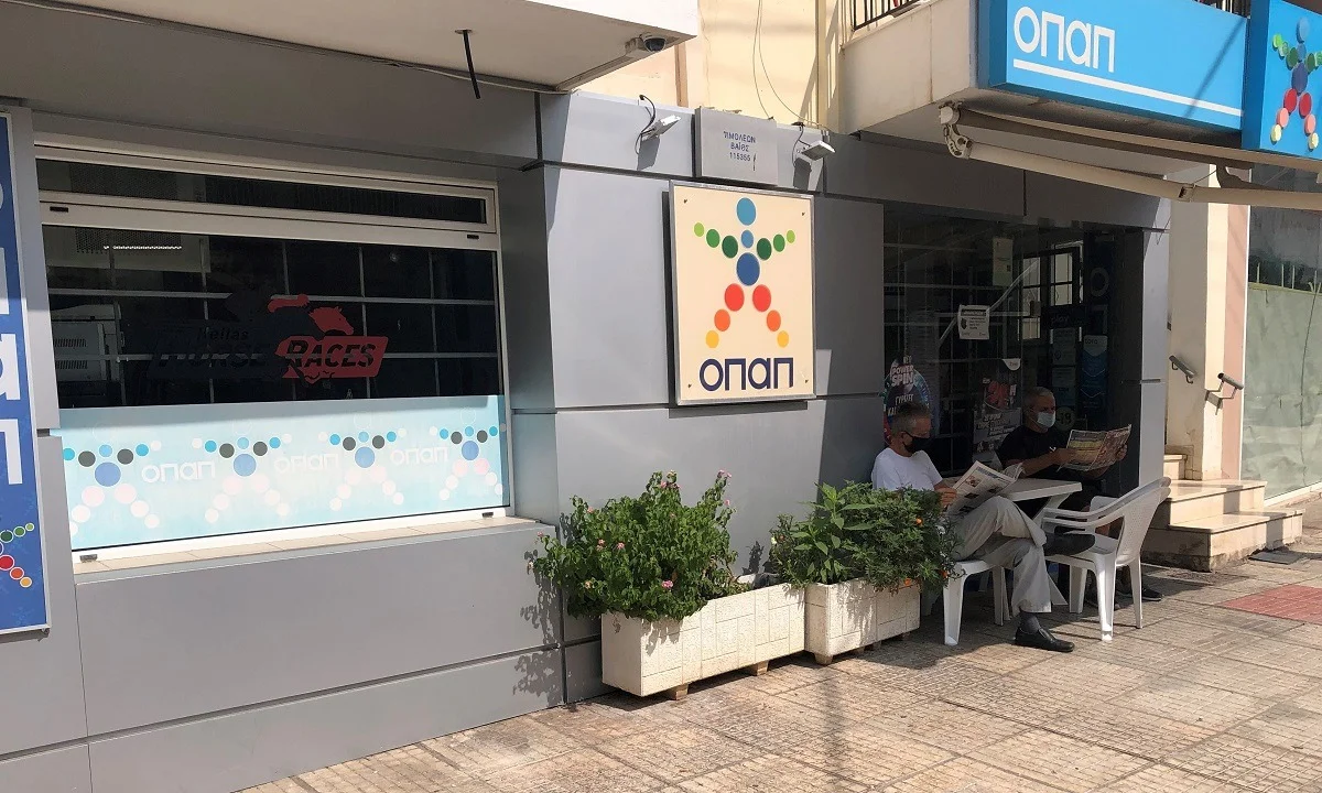 Στην Αθήνα ο νικητής της χρονιάς στο ΛΟΤΤΟ – Τι λέει ο ιδιοκτήτης του τυχερού πρακτορείου ΟΠΑΠ στον Αγ. Δημήτριο
