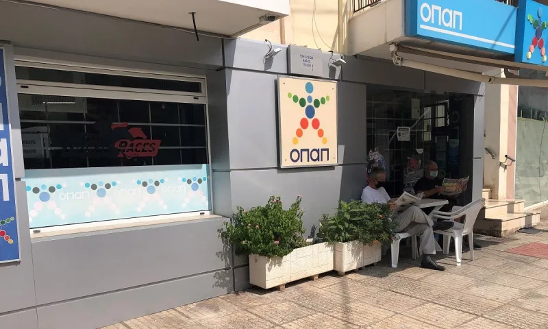 Στην Αθήνα ο νικητής της χρονιάς στο ΛΟΤΤΟ – Τι λέει ο ιδιοκτήτης του τυχερού πρακτορείου ΟΠΑΠ στον Αγ. Δημήτριο