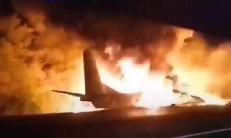 Συνετρίβη αεροσκάφος στην Ουκρανία - Τουλάχιστον 22 νεκροί (vid)