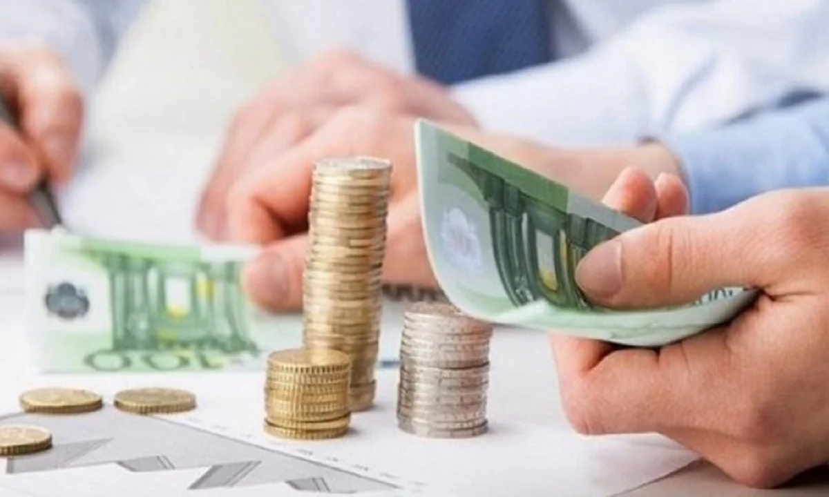 Μείωση εισφορών: Πόσο αυξάνονται οι μισθοί στον ιδιωτικό τομέα (vid)