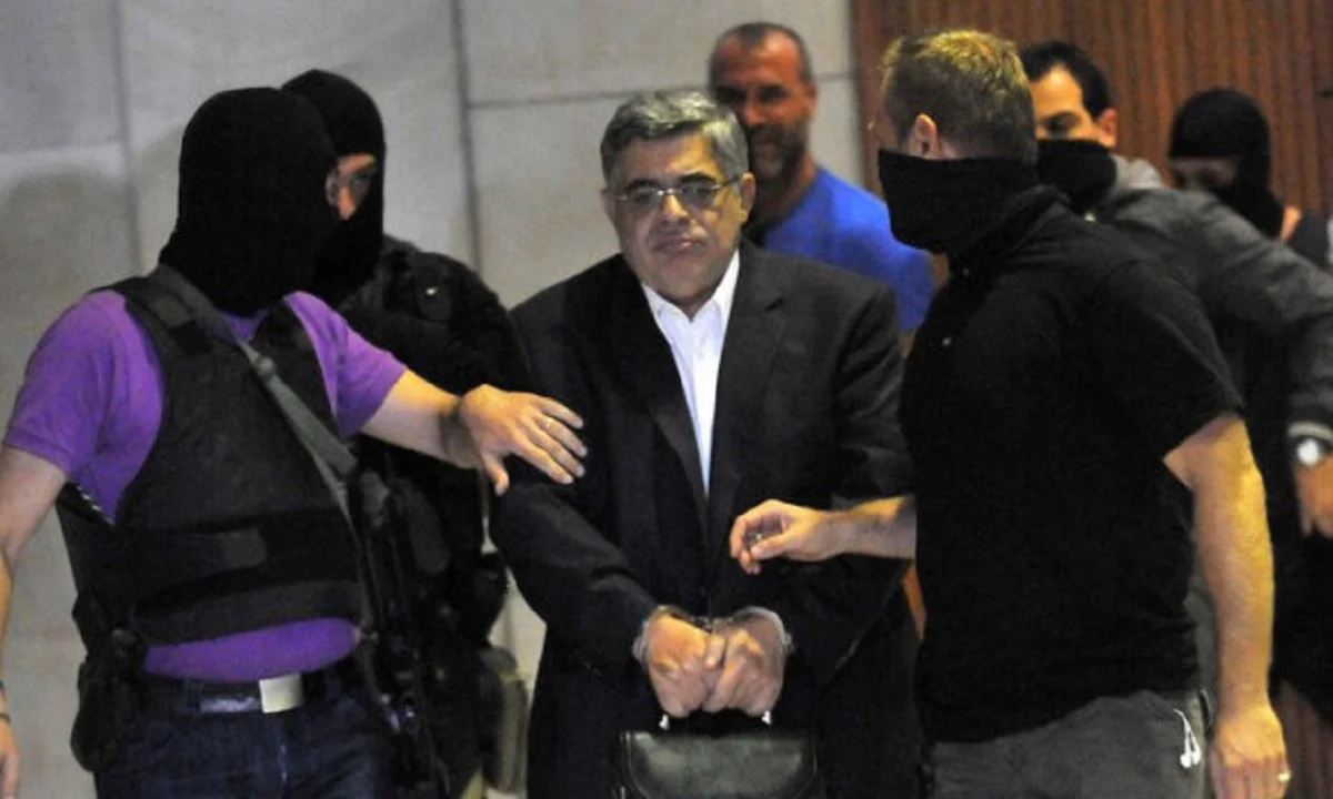2013: Συλλαμβάνονται τα ηγετικά στελέχη της «Χρυσής Αυγής» (vids)