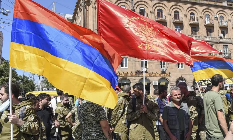 Ναγκόρνο-Καραμπάχ: Χιλιάδες Αρμένιοι της διασποράς πάνε στο μέτωπο!