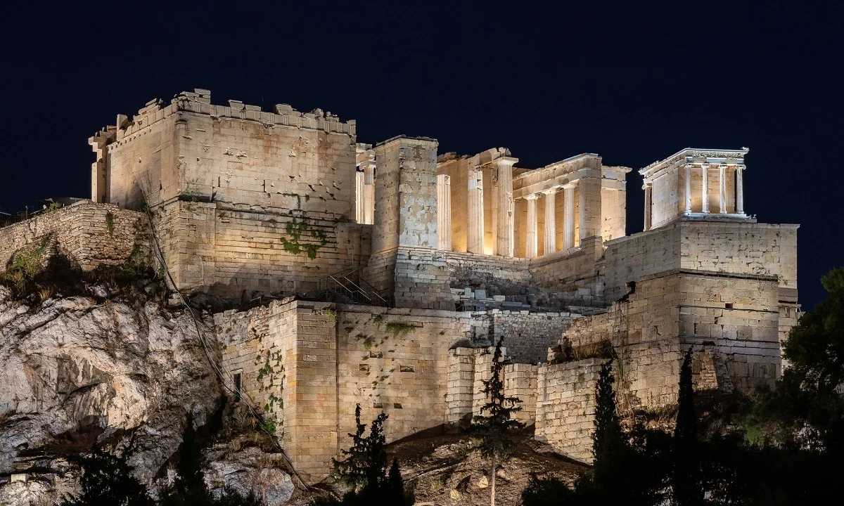 Ακρόπολη: Αυτός είναι ο νέος εντυπωσιακός φωτισμός του Ιερού Βράχου (vid+pics)