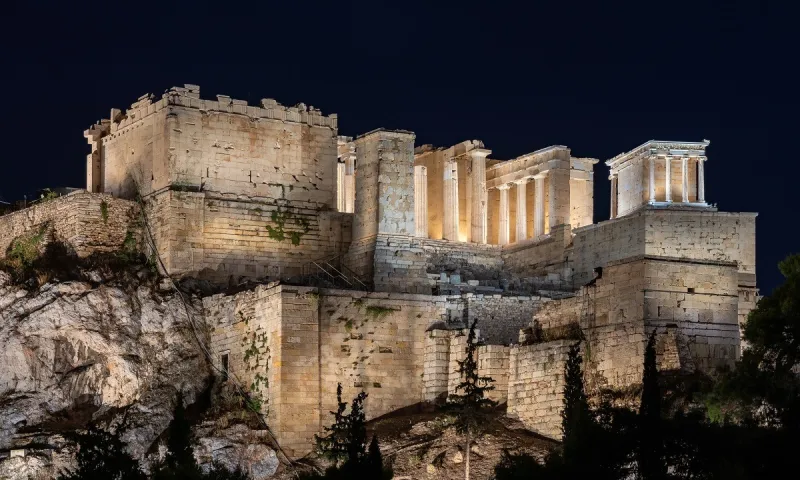 Ακρόπολη: Αυτός είναι ο νέος εντυπωσιακός φωτισμός του Ιερού Βράχου (vid+pics)