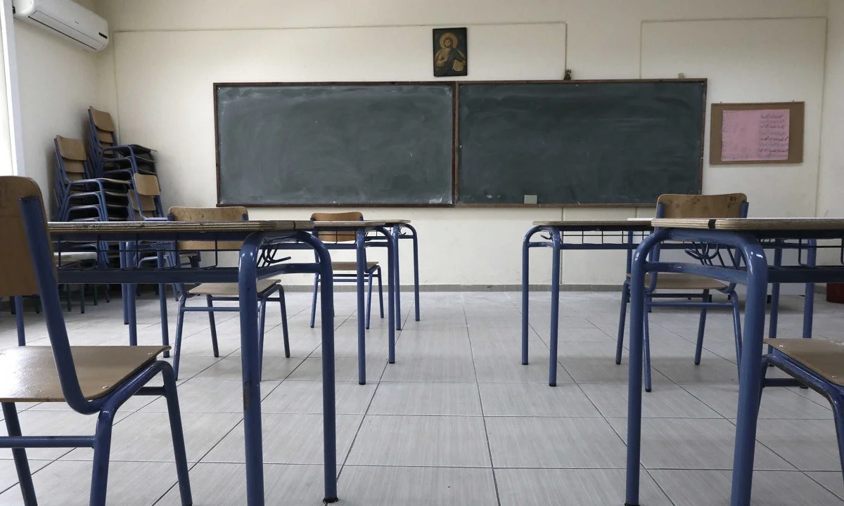 Πάτρα: Μαινόμενος γονέας επιτίθεται σε μαθητές (vid)