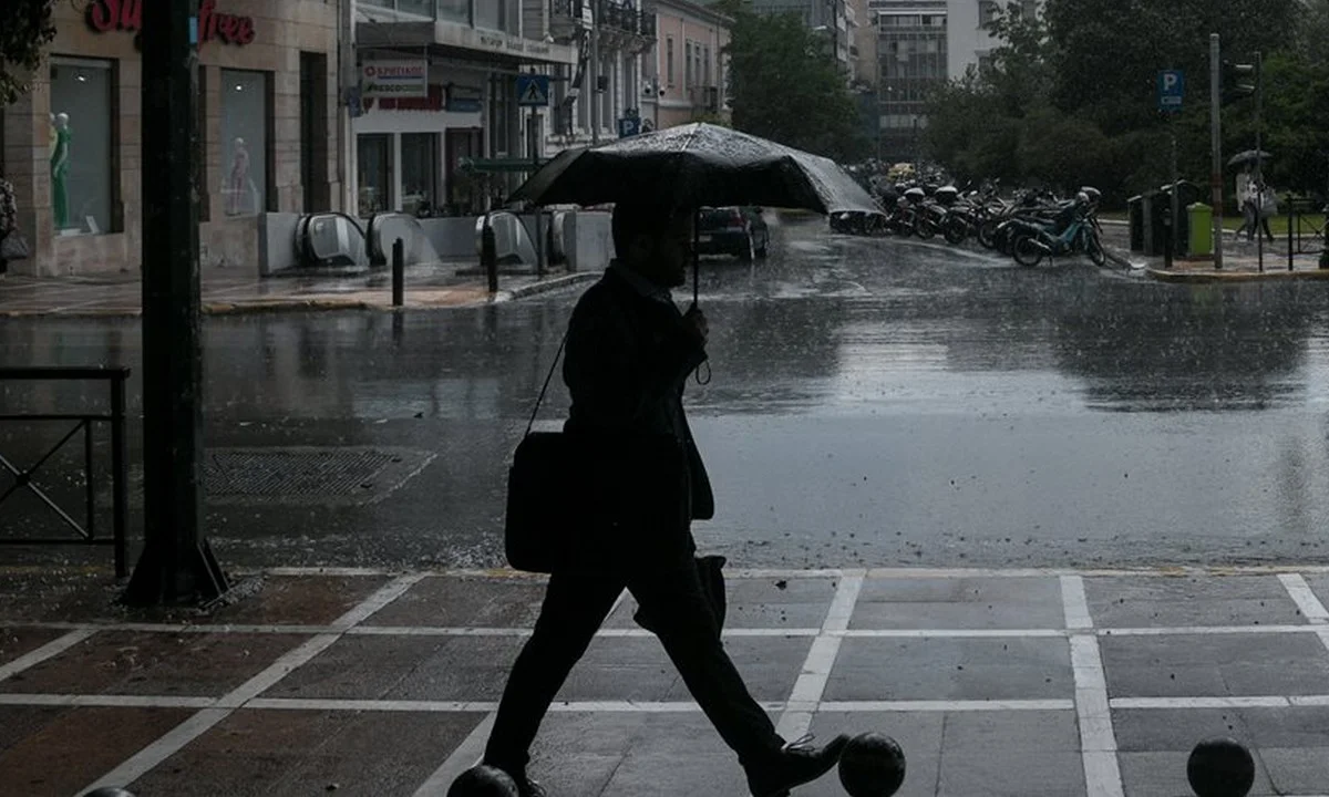 Καιρός: Με ζέστη και αφρικανική σκόνη ξεκινά ο Οκτώβριος - Πού θα βρέξει (vid)