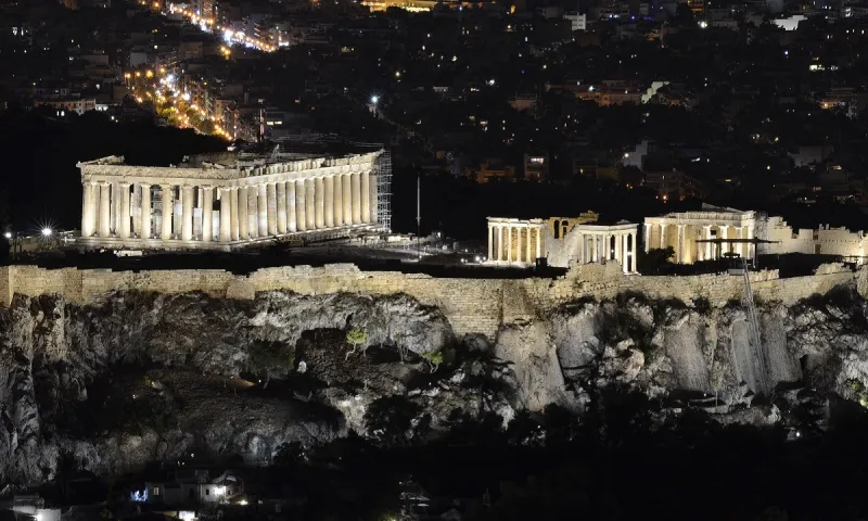 Ακρόπολη: Εντυπωσιακός ο νέος φωτισμός, προκάλεσε αίσθηση παγκοσμίως (vid)