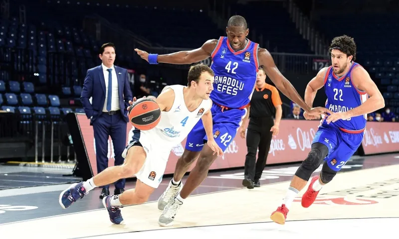 Εφές- Ζενίτ 69-73: No Larkin, no party