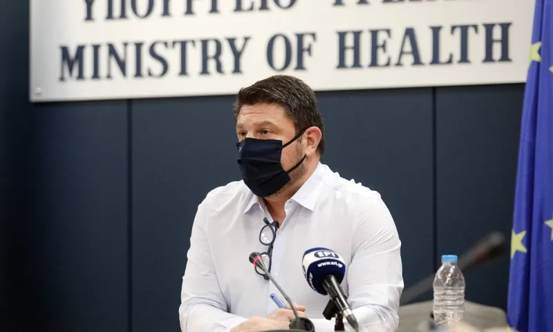 Κορονοϊός - Χαρδαλιάς: «Να μάθουμε να ζούμε με τον ιό - Τα μέτρα παρατείνονται»!