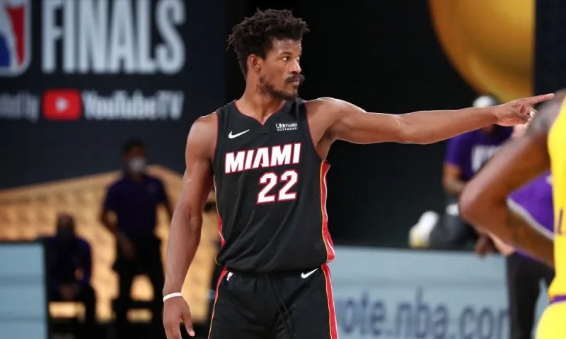 NBA: Δύο αδιανόητα ρεκόρ από τον Τζίμι Μπάτλερ (pics-vid)