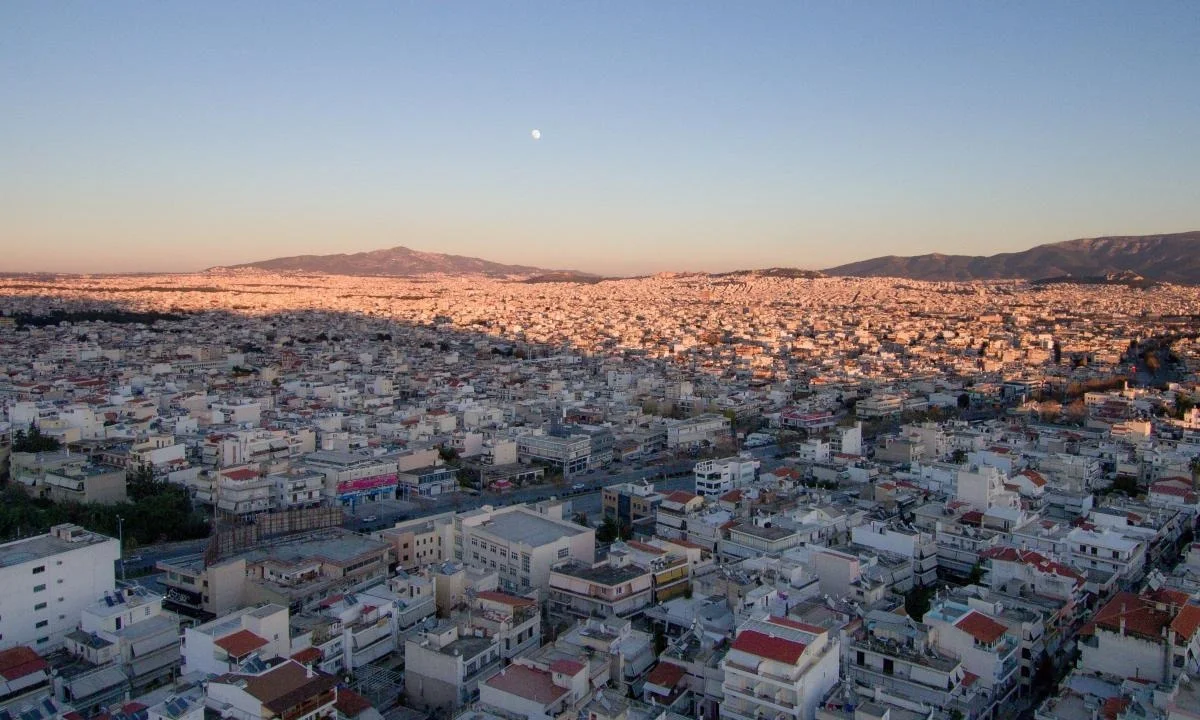 Καιρός 9/10: Αίθριος με τοπικές βροχές