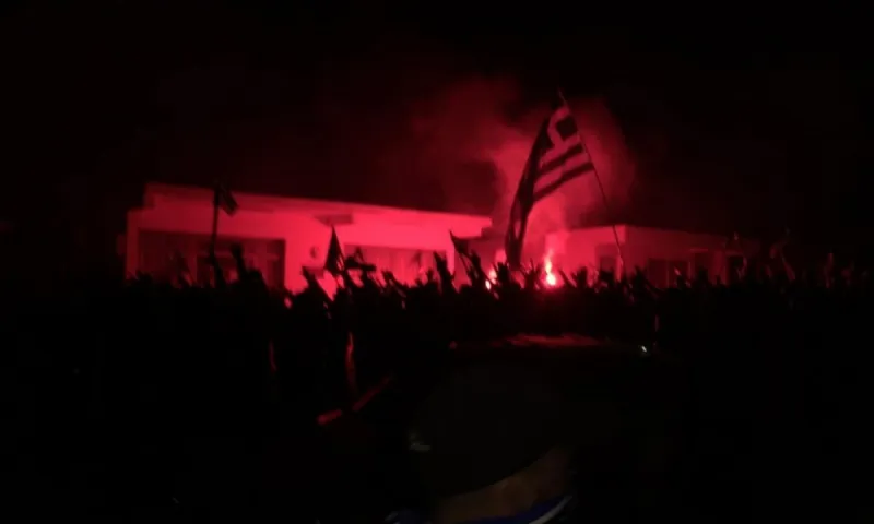 «Η Κύπρος είναι Ελληνική»: Επεισόδια τη μέρα των «εκλογών» στα Κατεχόμενα (vid)