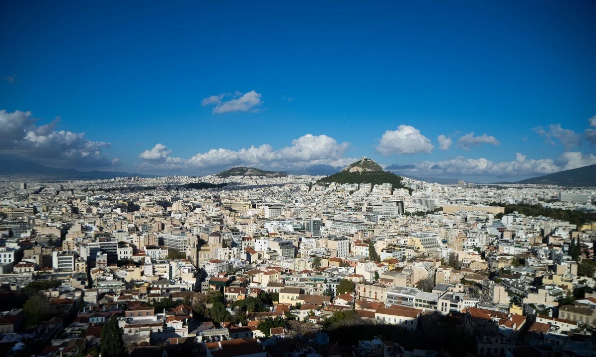 Καιρός 14/10: Σχεδόν αίθριος στις περισσότερες περιοχές, σποραδικές βροχές σε δυτικά και Αιγαίο