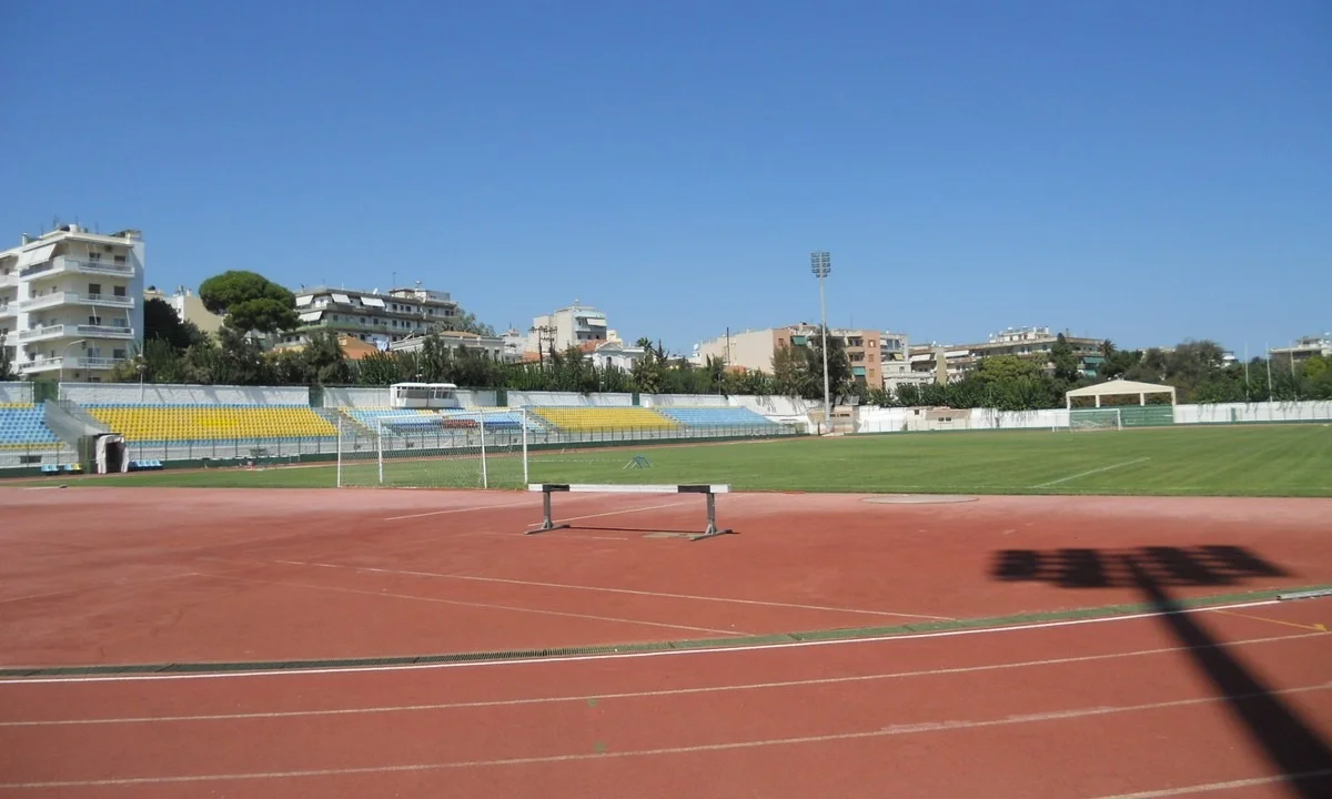 Το είδαμε κι αυτό: Αλεπού στις κερκίδες του Δημοτικού Σταδίου της Μυτιλήνης! (pic)
