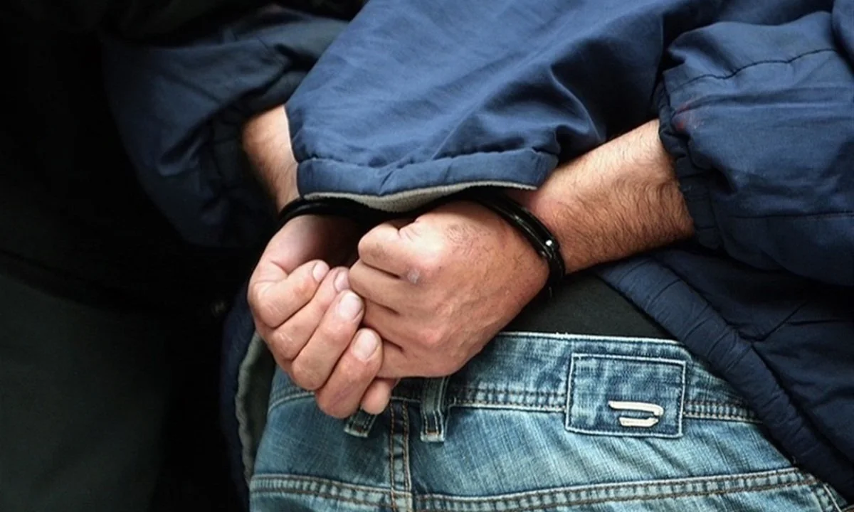 Μεταναστευτικό: Χειροπέδες σε διακινητές μεταναστών στη Θεσσαλονίκη