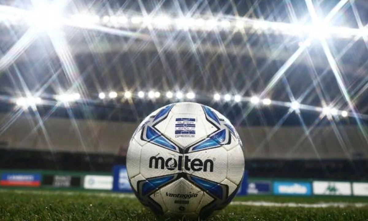 Super League: Επιστρέφουν οι φίλαθλοι στα γήπεδα!