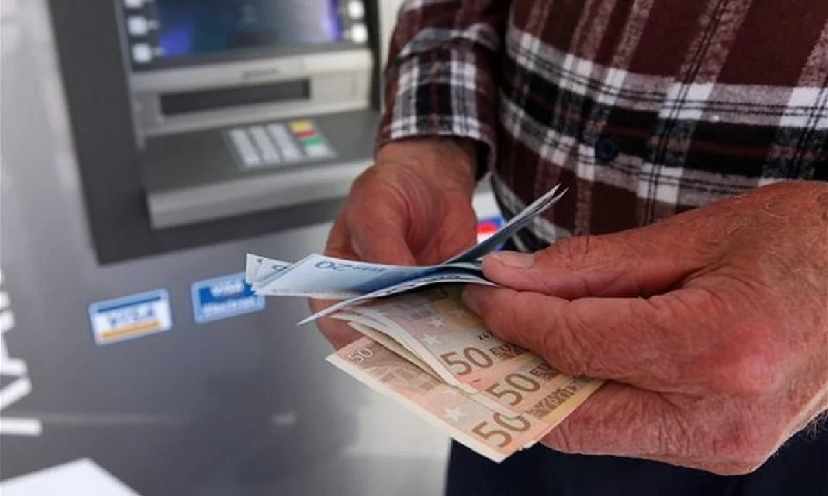 Αναδρομικά: Τι να προσέξουν οι συνταξιούχοι - Πότε βγαίνουν στη σύνταξη οι εργαζόμενοι γονείς (vid)