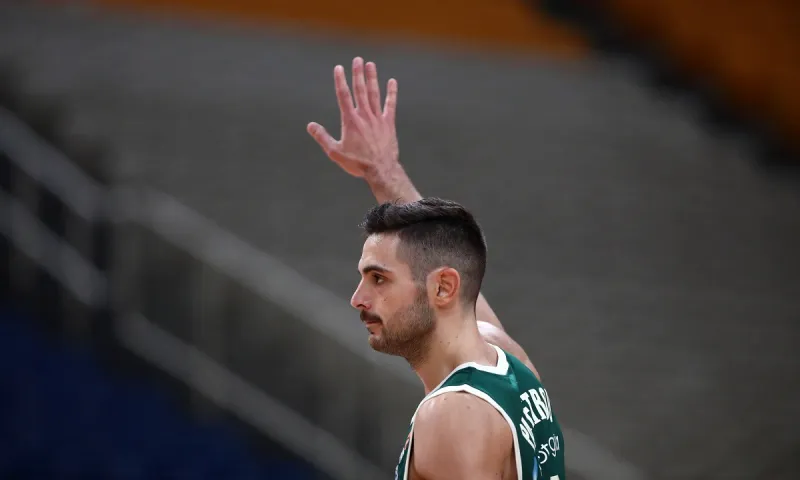 Παναθηναϊκός: Συνεχίζουν τη θεραπεία Παπαπέτρου- Σάικς