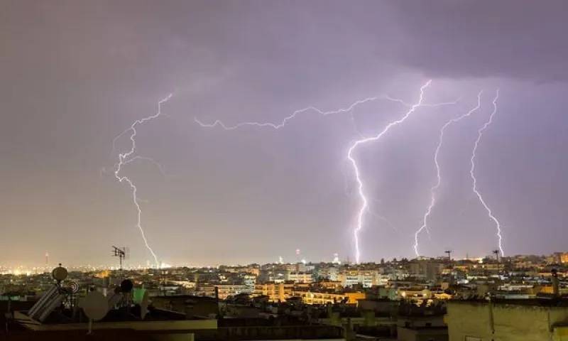 ΕΚΤΑΚΤΟ δελτίο επικίνδυνων καιρικών φαινομένων από την ΕΜΥ: Συνεχίζεται η κακοκαιρία (vid)