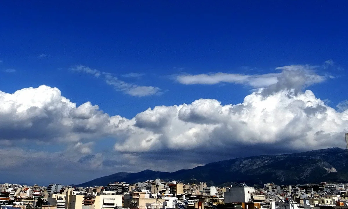 Καιρός 22/10: Καταιγίδες στα νησιά, αίθριος στην υπόλοιπη χώρα