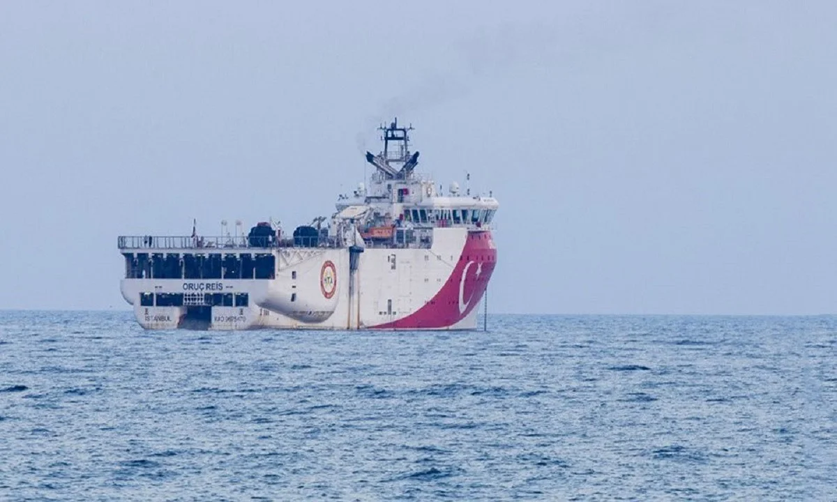 Bayraktar: Στέλνουν drones πάνω από το Oruc Reis οι Τούρκοι
