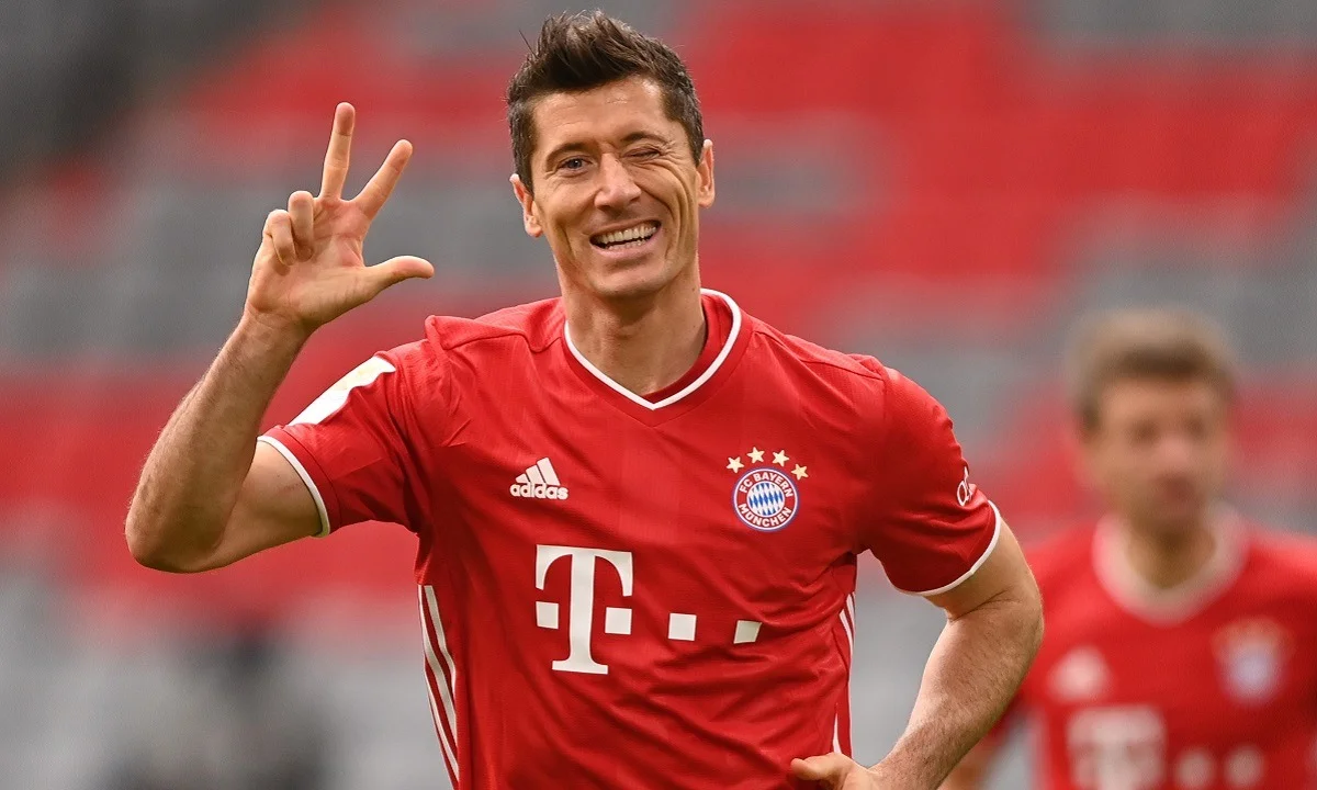 Bundesliga: «5άρα» η Μπάγερν, τρία γκολ ο Λεβαντόφσκι, αλλά πρώτη η Λειψία (vids)