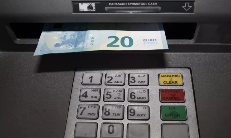Αναδρομικά: Συνεχίζονται οι πληρωμές -  Οι «παγίδες» του νέου πτωχευτικού κώδικα (vid)