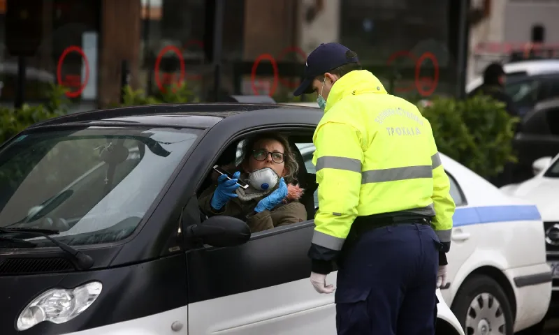 Μάσκα στο αυτοκίνητο: Πότε είναι υποχρεωτική