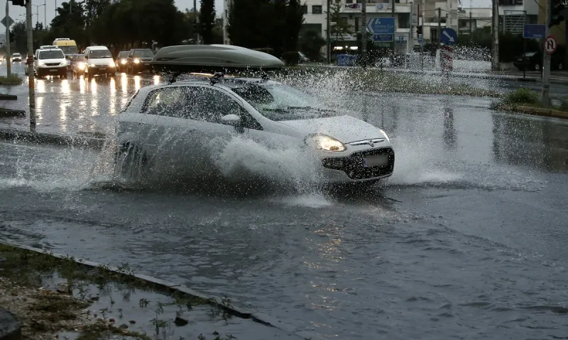 Καιρός - Έκτακτο δελτίο καιρού: Καταιγίδες και χαλάζι