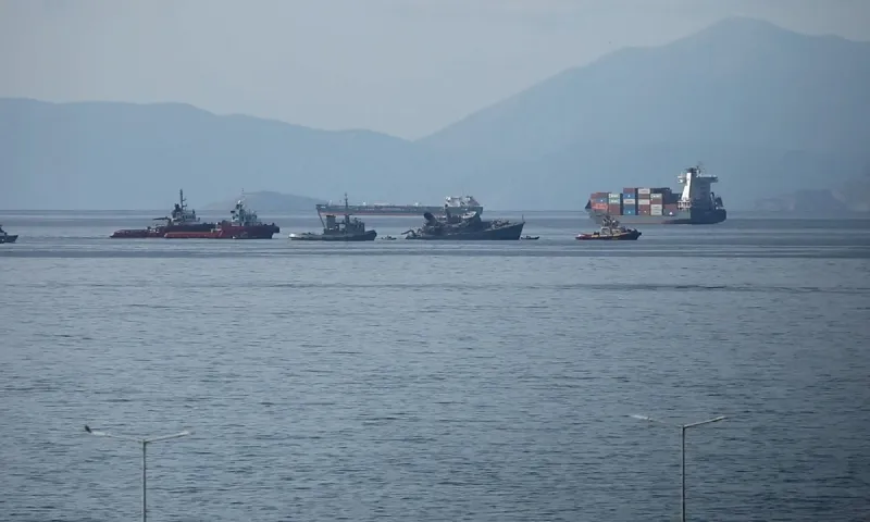 Νέες σοκαριστικές εικόνες από το «Καλλιστώ»: Εξαφανίστηκε τελείως η πρύμνη (vids)