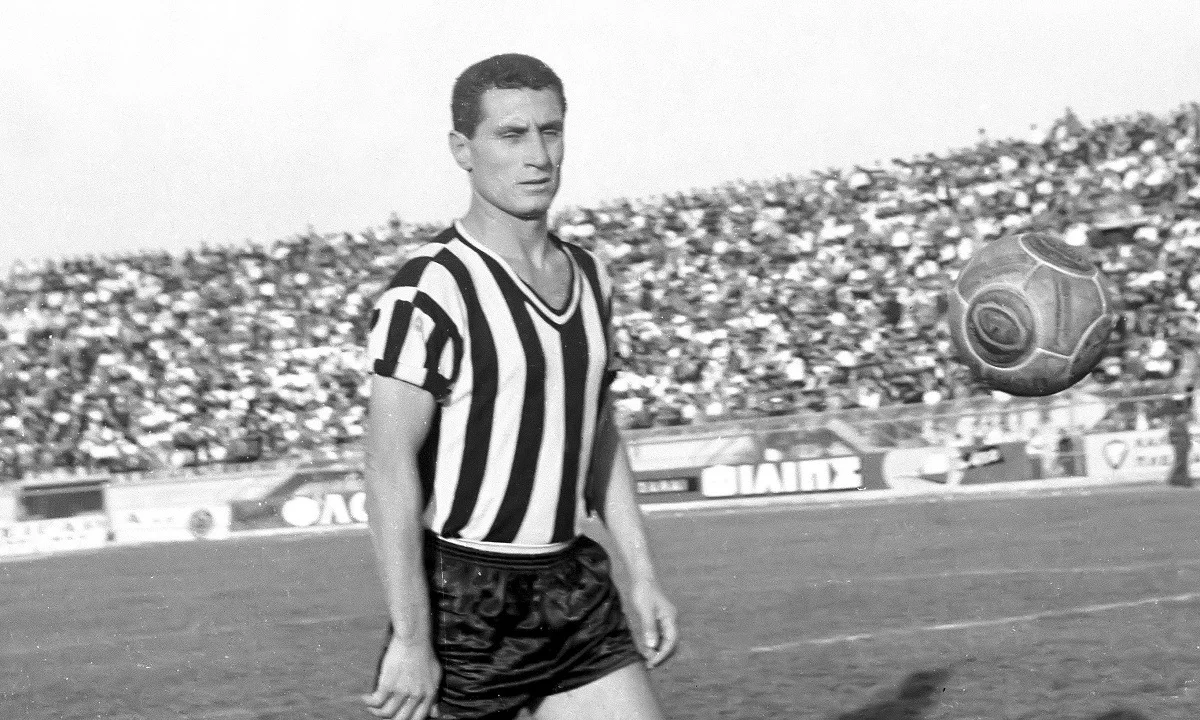 30/10/1963: Ο Λευτέρης (Κιουτσούκ) Αντωνιάδης που λάτρεψαν οι Τούρκοι, έρχεται στην Ελλάδα