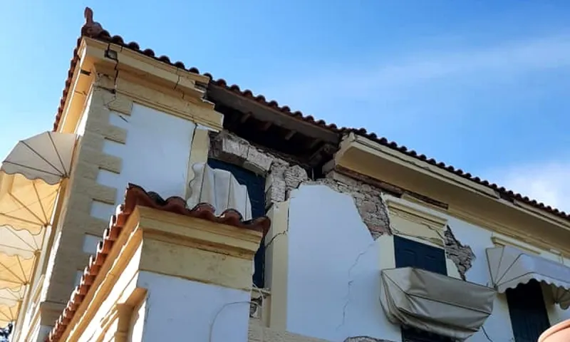Σεισμός Σάμος: «Πρωτόγνωρο αυτό που ζήσαμε - Η αστυνομία διώχνει κόσμο από τη θάλασσα» λέει δημοσιογράφος από το νησί