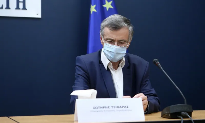 Κορονοϊός: Αποχωρεί ο Σωτήρης Τσιόδρας