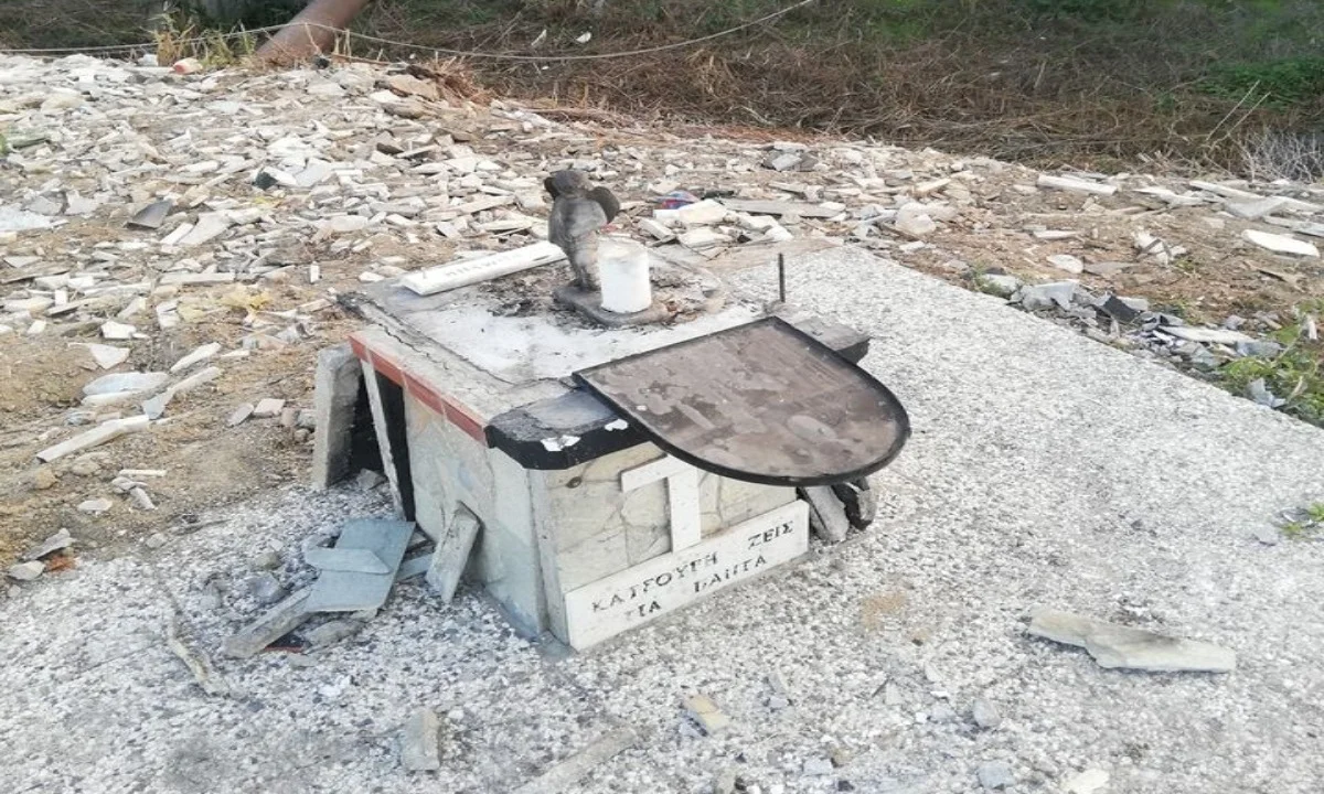 ΠΑΟΚ: Γκρέμισαν το εκκλησάκι για τον Παναγιώτη Κατσούρη! (pic)