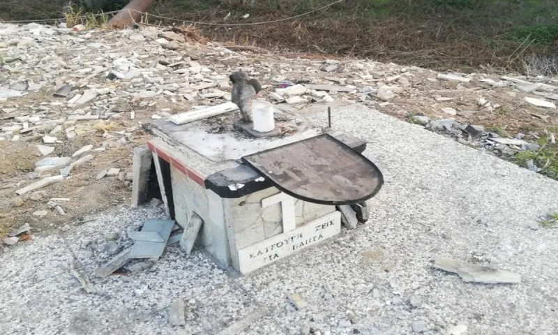 ΠΑΟΚ: Γκρέμισαν το εκκλησάκι για τον Παναγιώτη Κατσούρη! (pic)